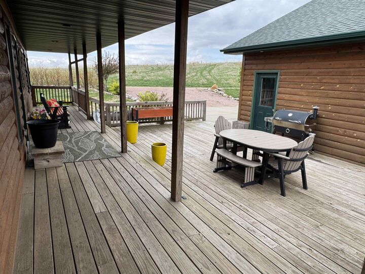 Property Photo: 102 Eagle Ridge Rd. NE 68730