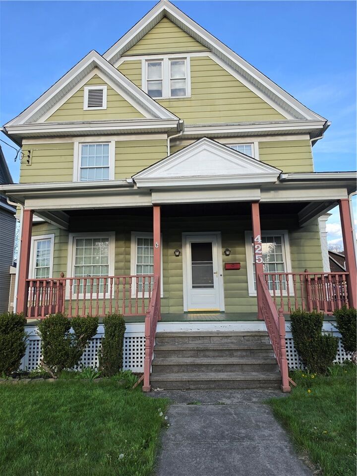 Property Photo:  425 Broadway Street  NY 14904 