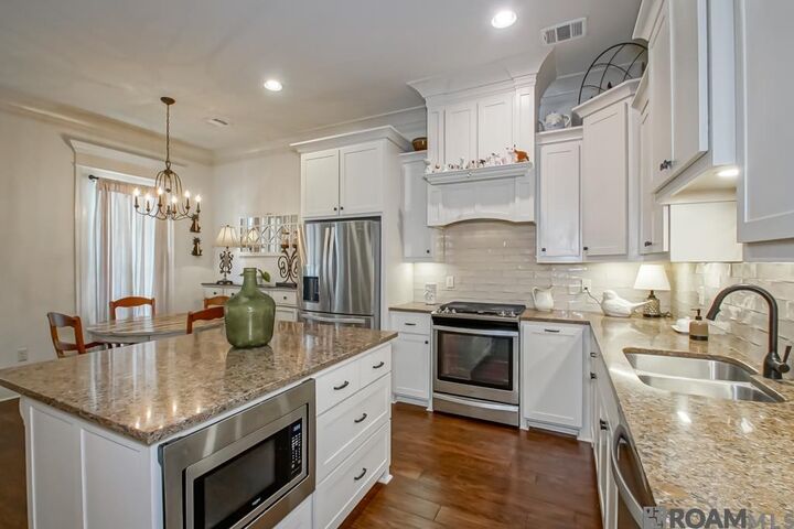 Property Photo: 13414 Magnolia Square Dr LA 70818