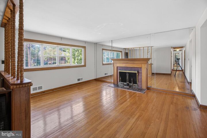 Property Photo:  914 Linwood Street  MD 20783 