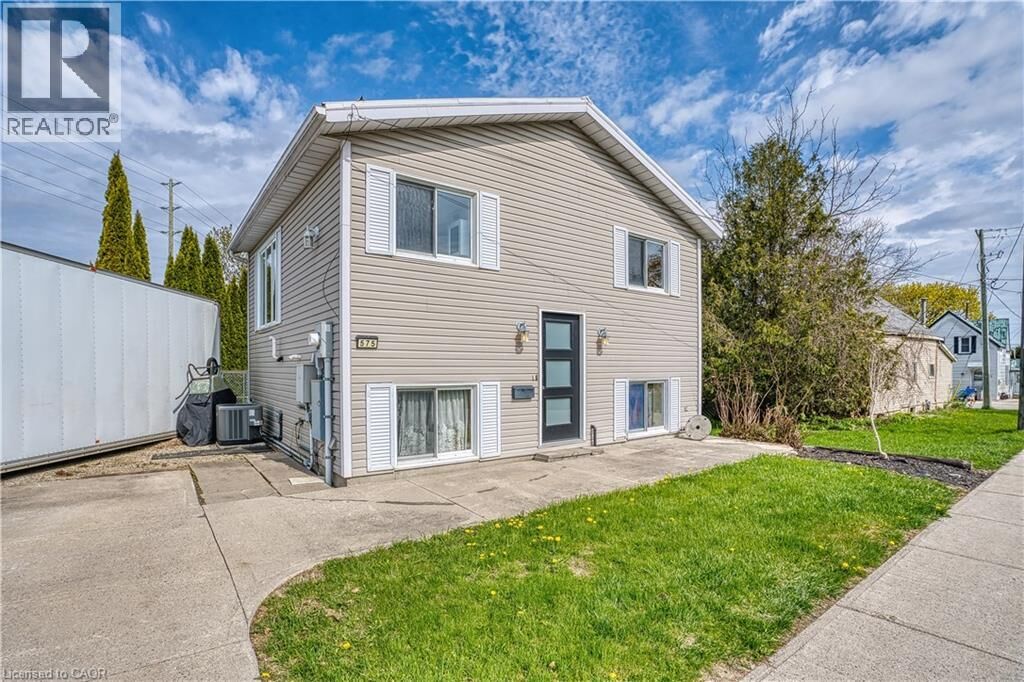 Property Photo:  575 Salisbury Avenue South  ON N4W 1Y8 