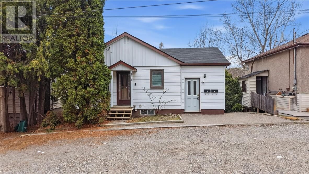 Property Photo:  407 Noble Street  ON P3C 3R9 