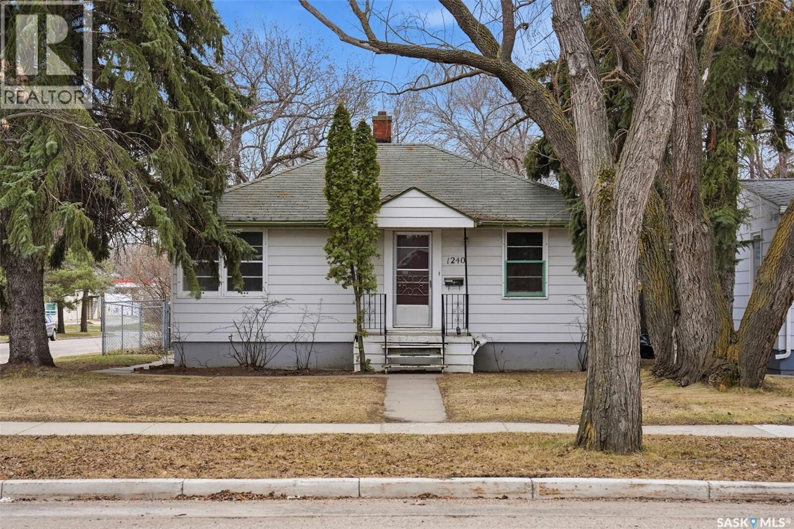 Property Photo:  1240 Main Street E  SK S7H 0L2 