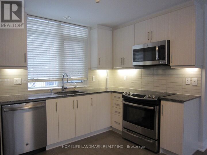Property Photo:  37 Horsham Avenue Th108  ON M2N 0J3 