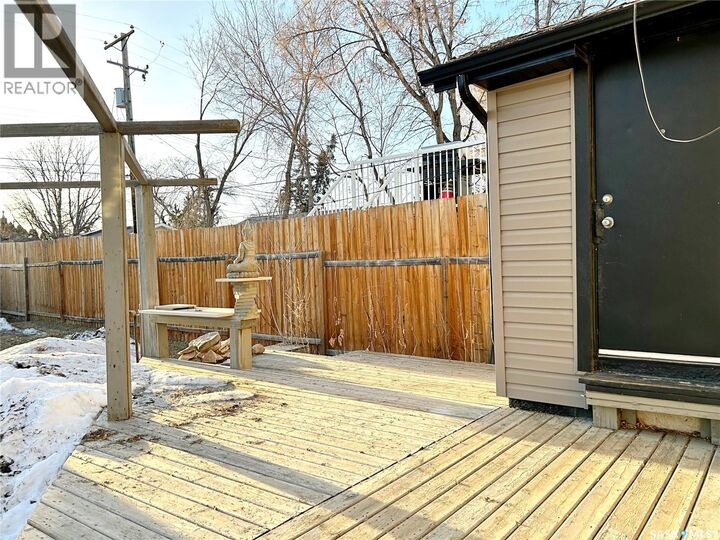 Property Photo:  515 J Avenue S  SK S7M 2A7 
