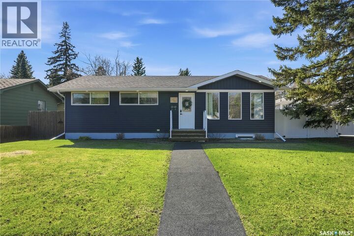 Property Photo:  28 Oliver Crescent  SK S7H 3C8 