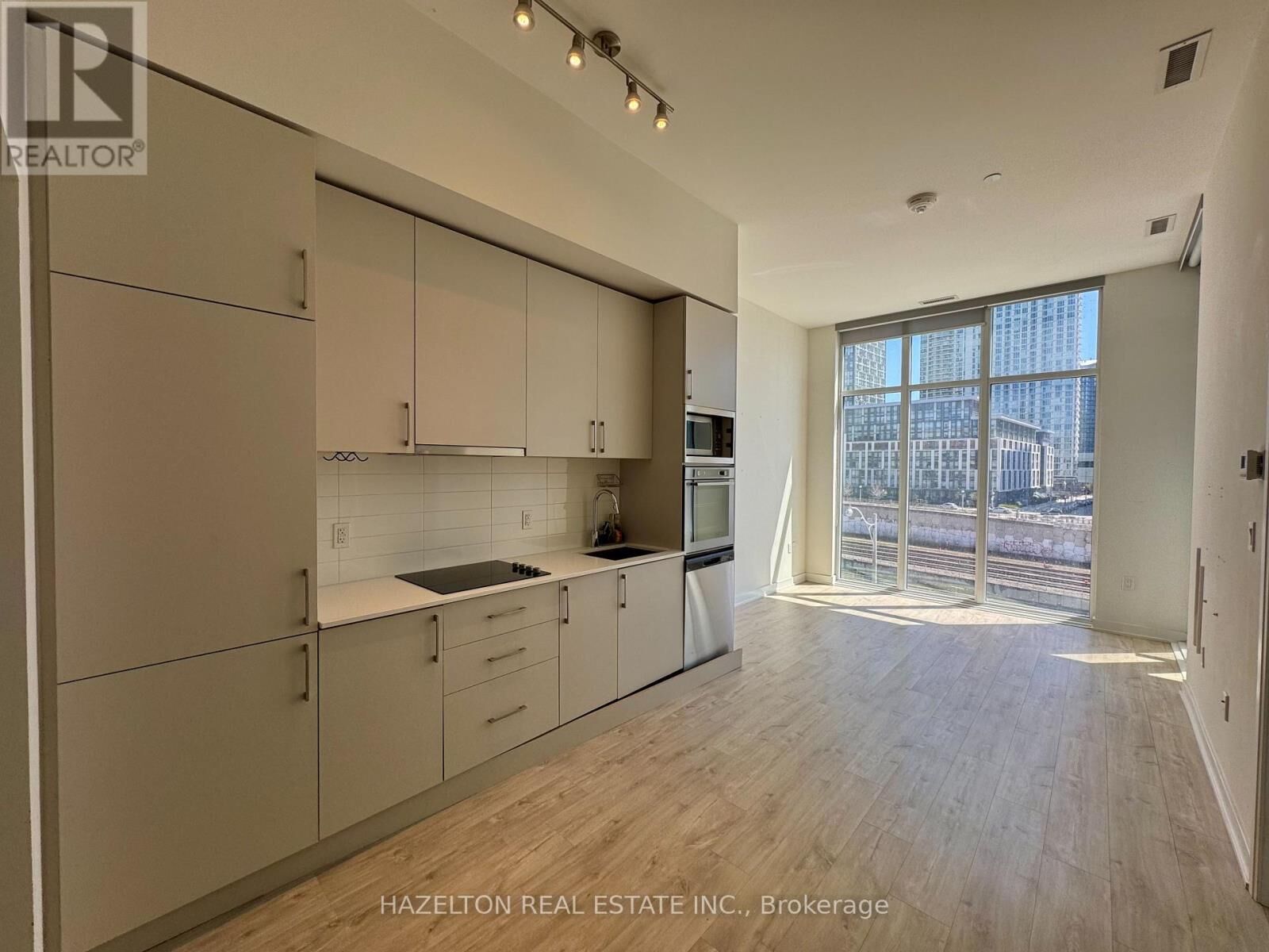 Property Photo:  576 Front Street West 201E  ON M5V 1C1 