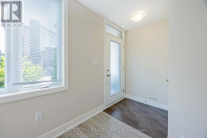 Property Photo:  1960 Dalmagarry Road 34  ON N6G 0T8 