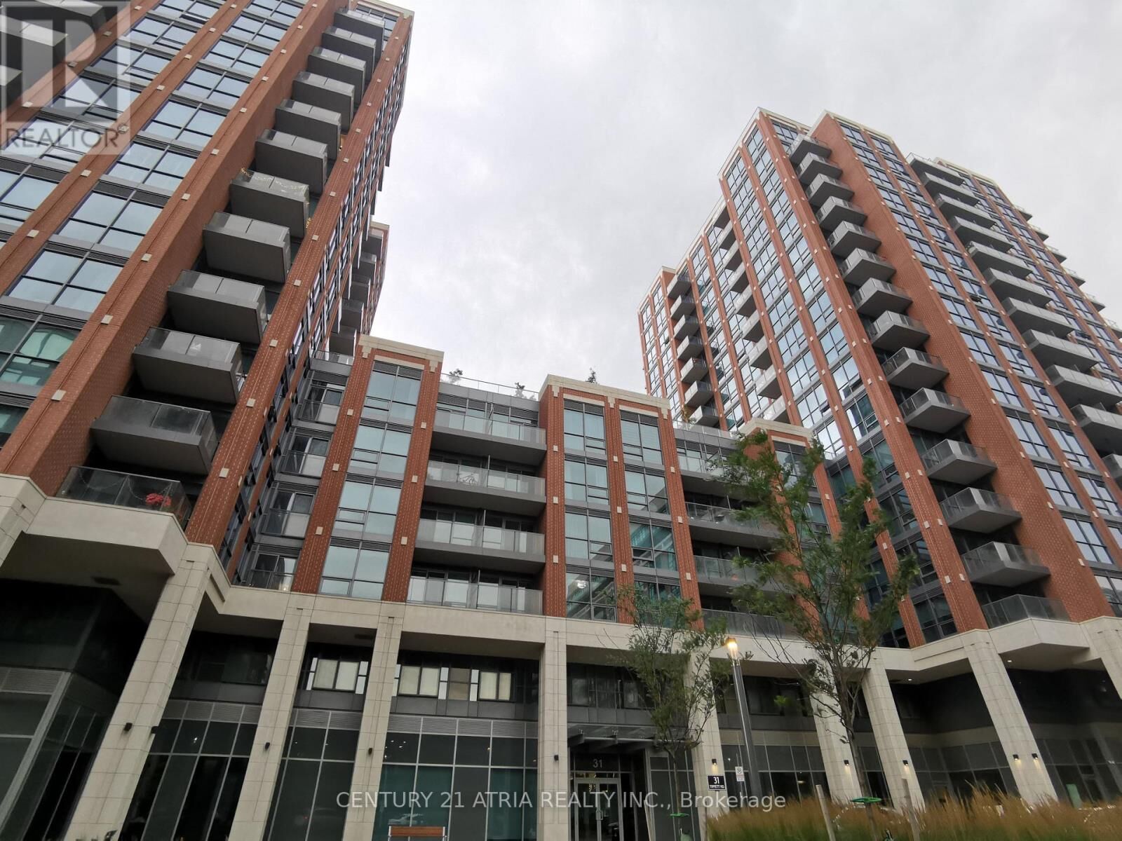 Property Photo:  31 Tippett Road 209  ON M3H 0C8 