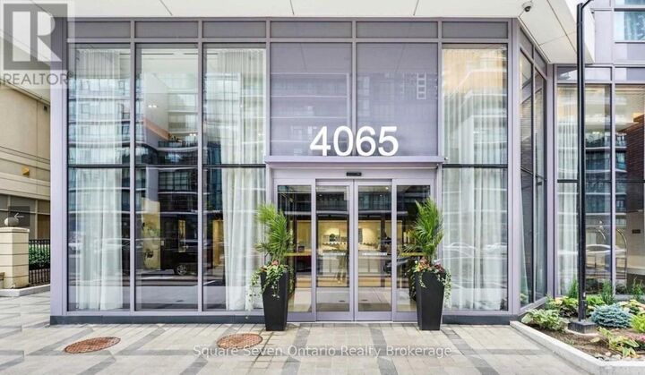 Property Photo:  4065 Confederation Parkway 1904  ON L5B 0L4 