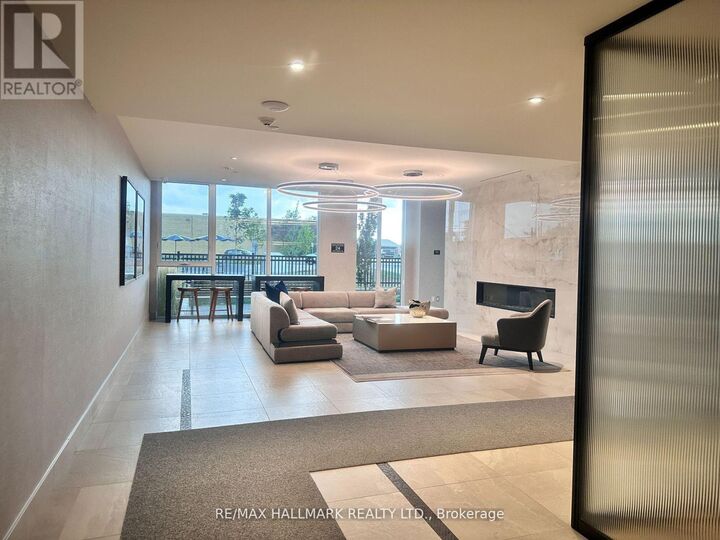 Property Photo:  185 Deerfield Road 1104  ON L3Y 0G7 