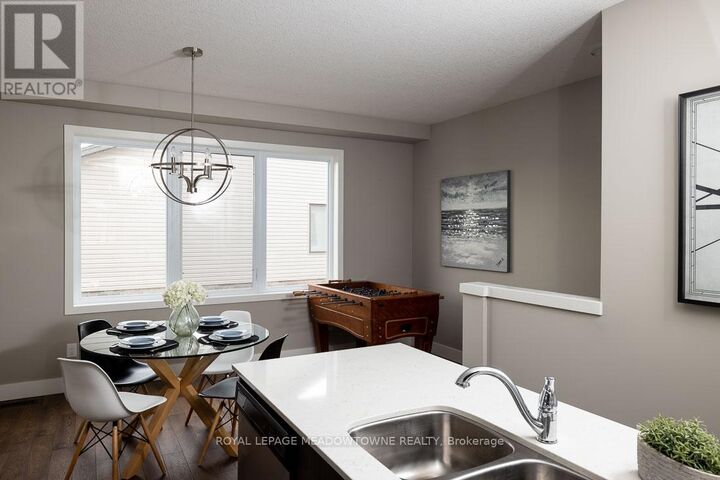 Property Photo:  2144 Meadowgate Boulevard  ON N6M 0H5 