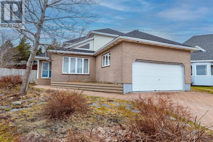 Photo de la propriété:  8 Salmonier Place  NL A1E 5V4 