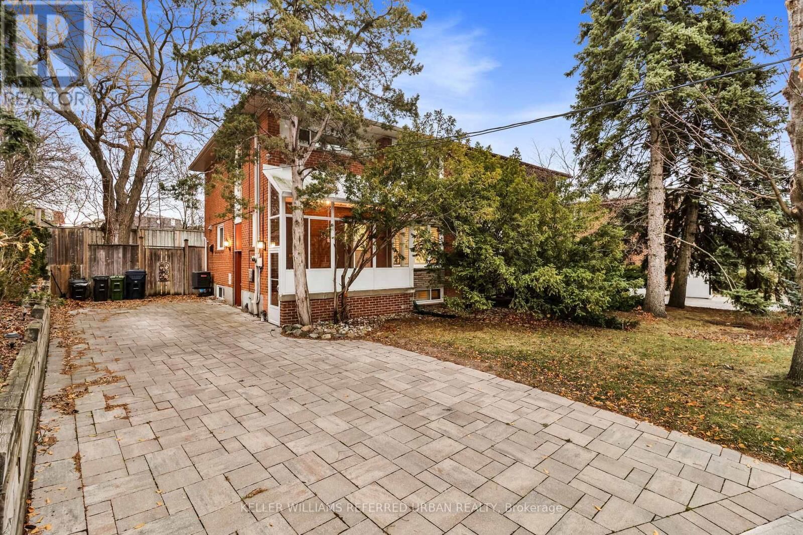 Property Photo:  25 Carscadden Drive Lower  ON M2R 2A6 