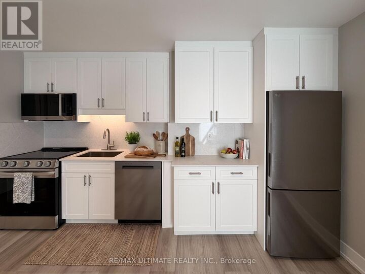 Property Photo:  699 Balliol Street 303  ON M4S 1E6 