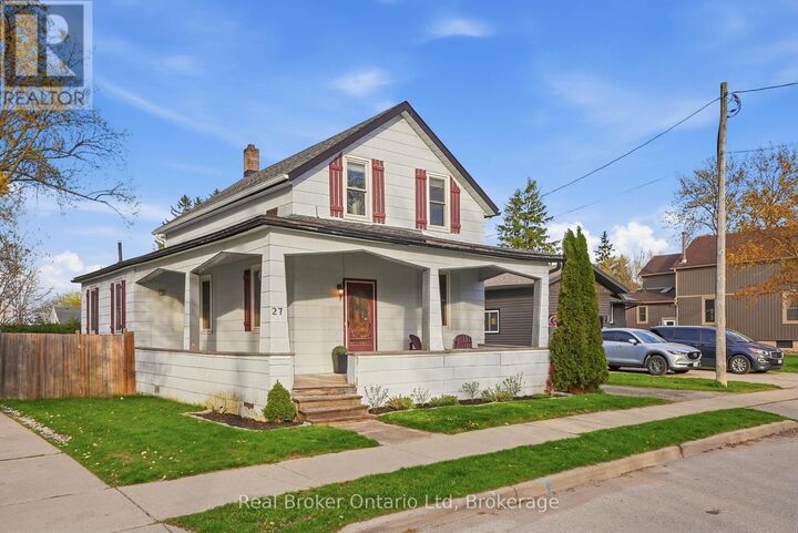 Property Photo:  27 Wellington Street  ON N0B 2R0 