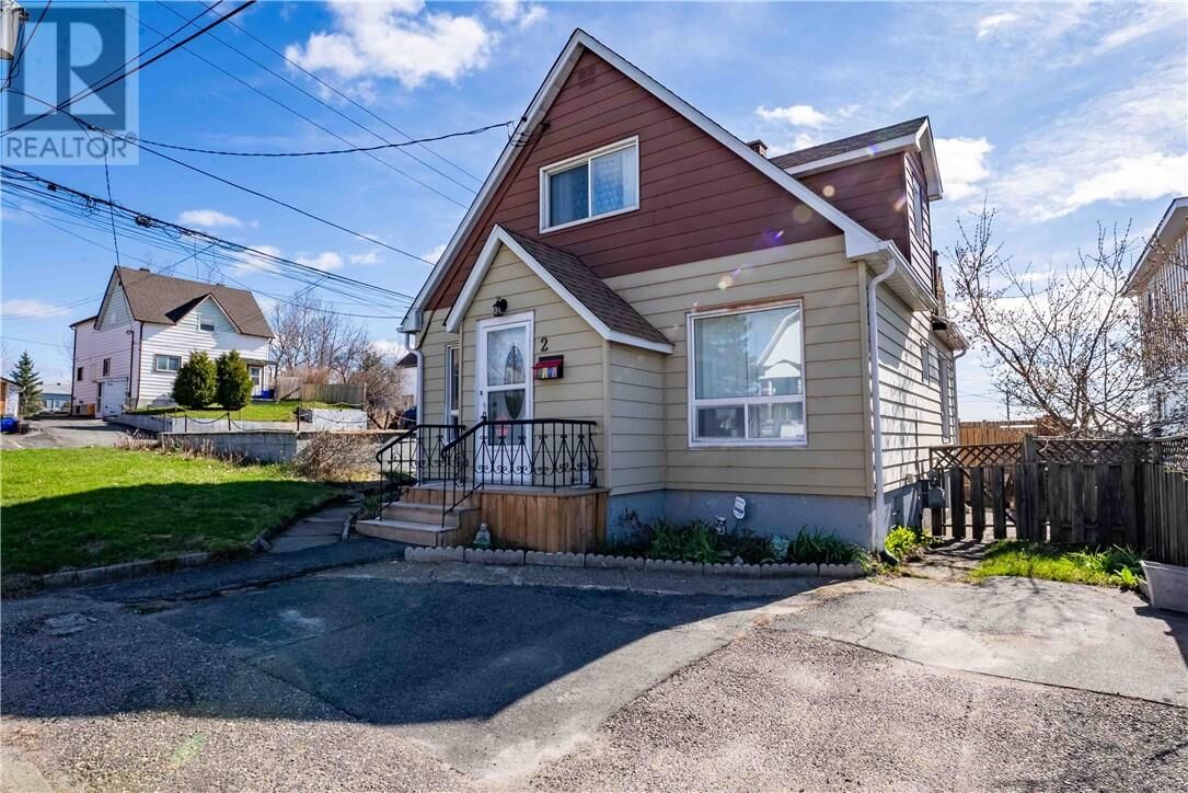 Property Photo:  2 Eyre Street  ON P3C 4A3 