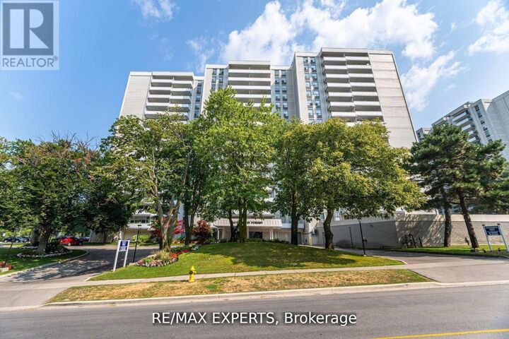 Property Photo:  10 Parkway Forest Drive 306  ON M2J 1L3 