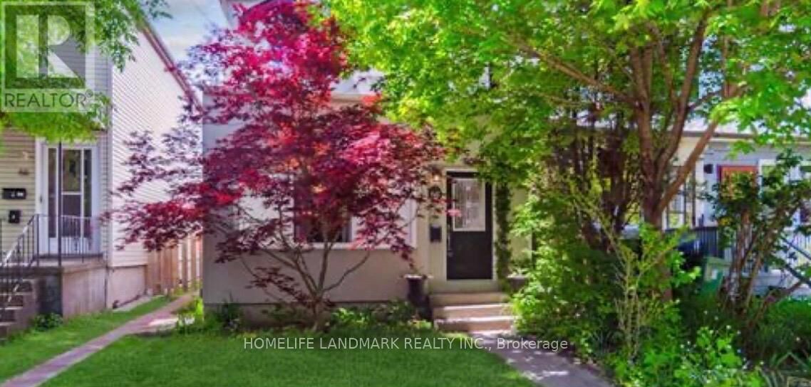 Property Photo:  68 Hastings Avenue  ON M4L 2L2 