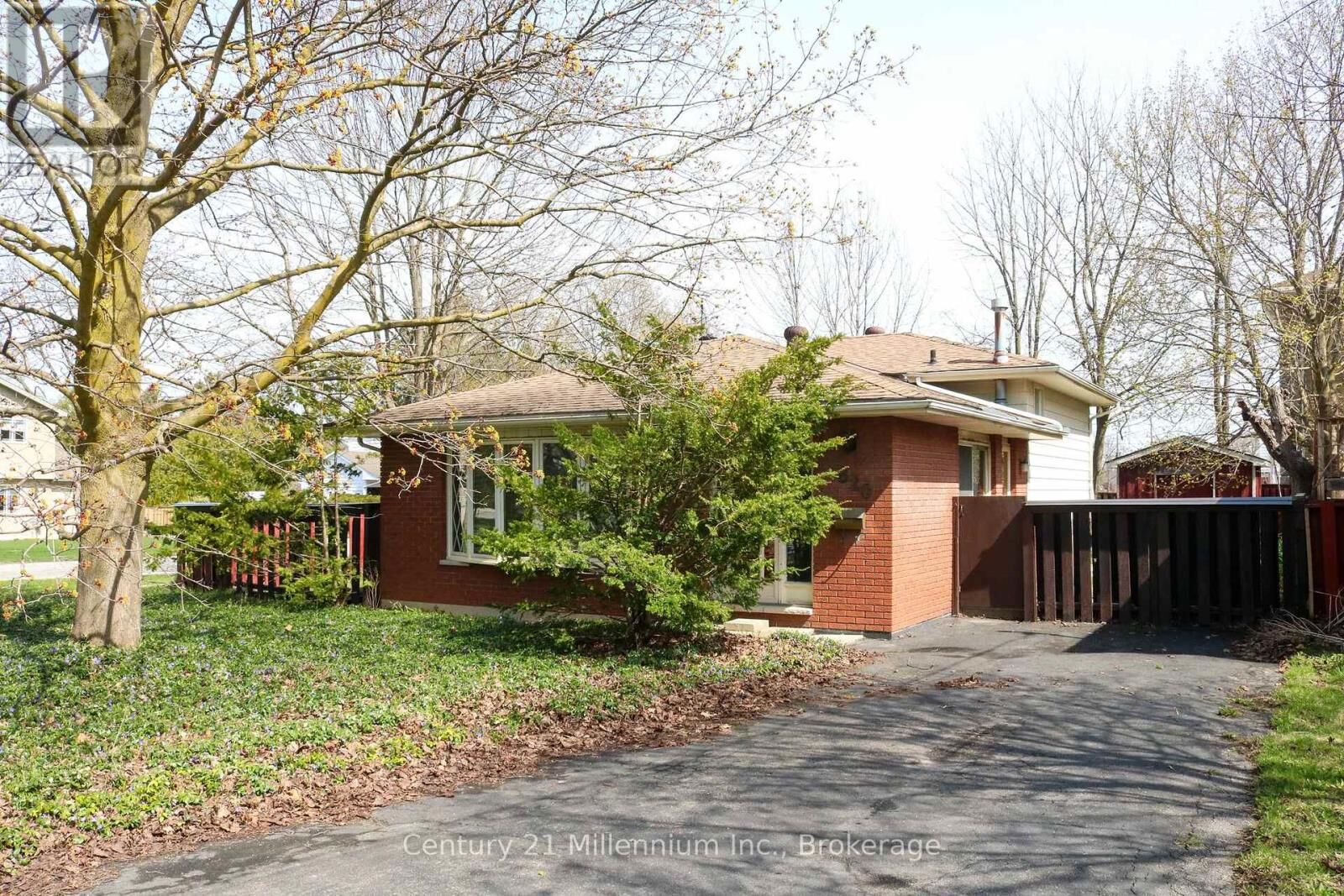 Property Photo:  620 16th Street East  ON N4K 1Y7 