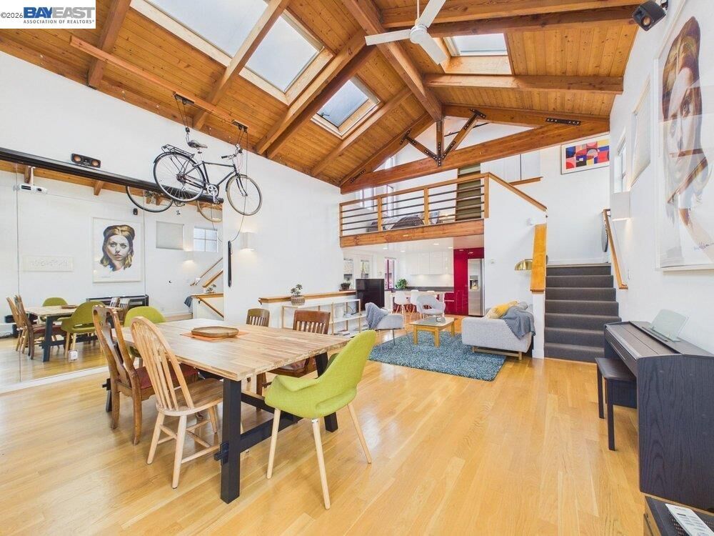 Property Photo:  2932 Filbert St 2  CA 94608 