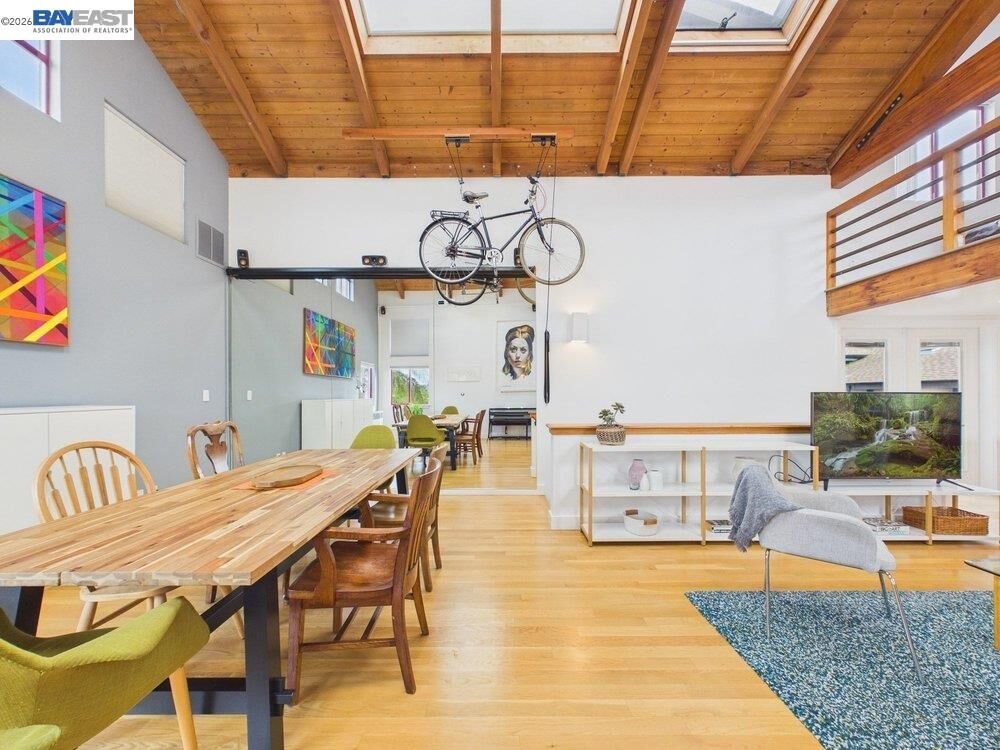 Property Photo:  2932 Filbert St 2  CA 94608 
