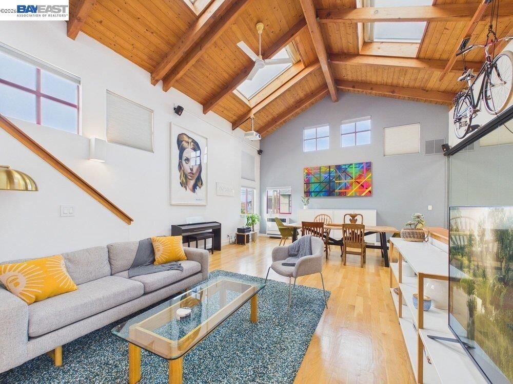 Property Photo: 2932 Filbert St 2 CA 94608