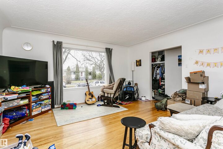 Property Photo:  9760 64 Avenue NW  AB T6E 0J5 