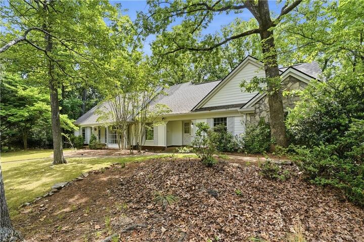 Property Photo:  600 Meuse Way  GA 30022 