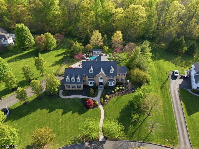 Property Photo:  2 Hillas Ln  NJ 07930 