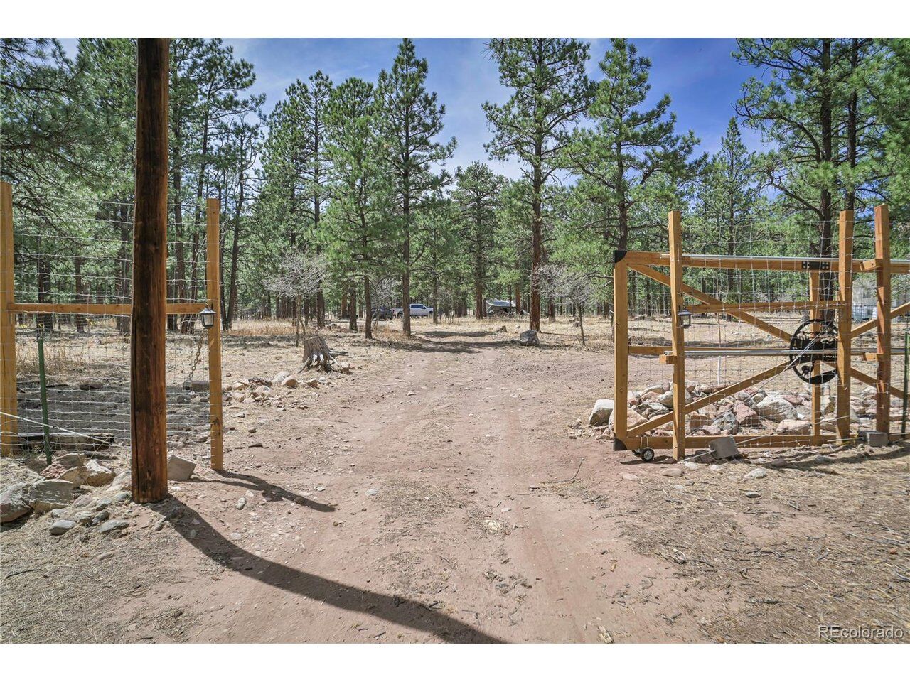 Property Photo:  