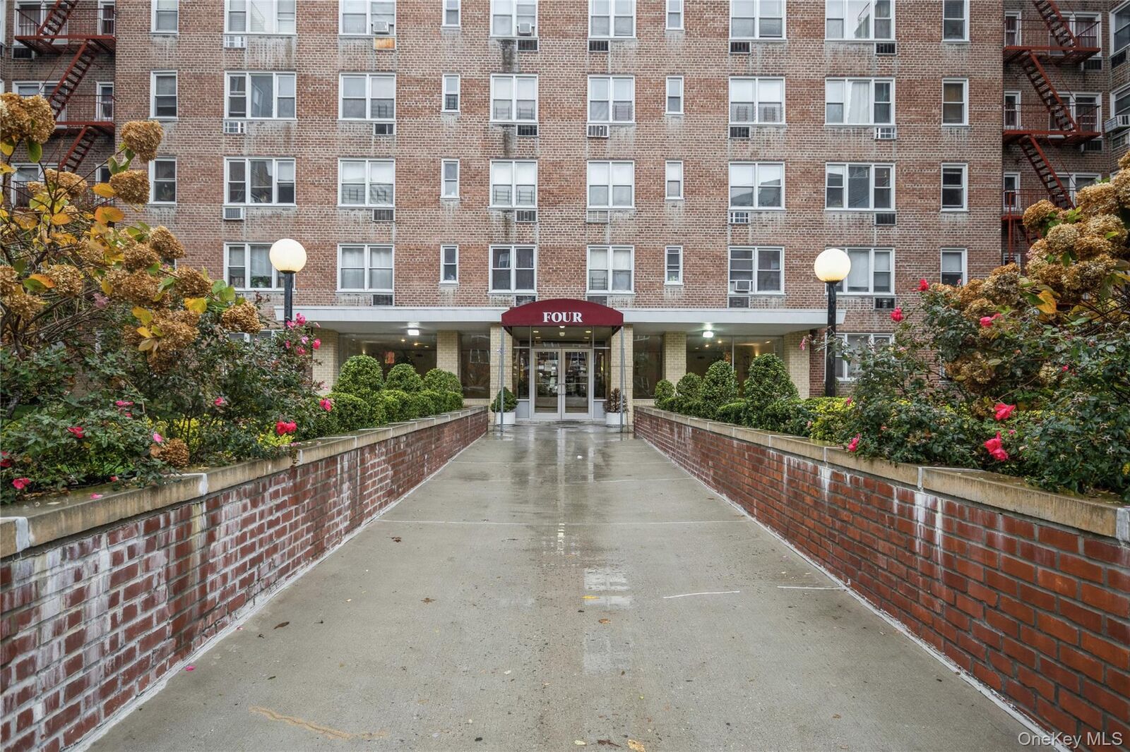 Property Photo:  4 Sadore Lane 3E  NY 10710 