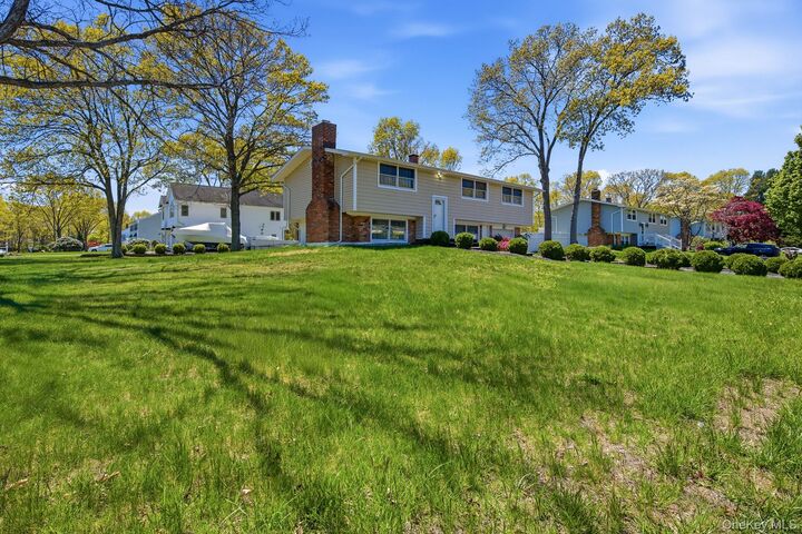 Property Photo:  22 Fairway Drive  NY 11776 