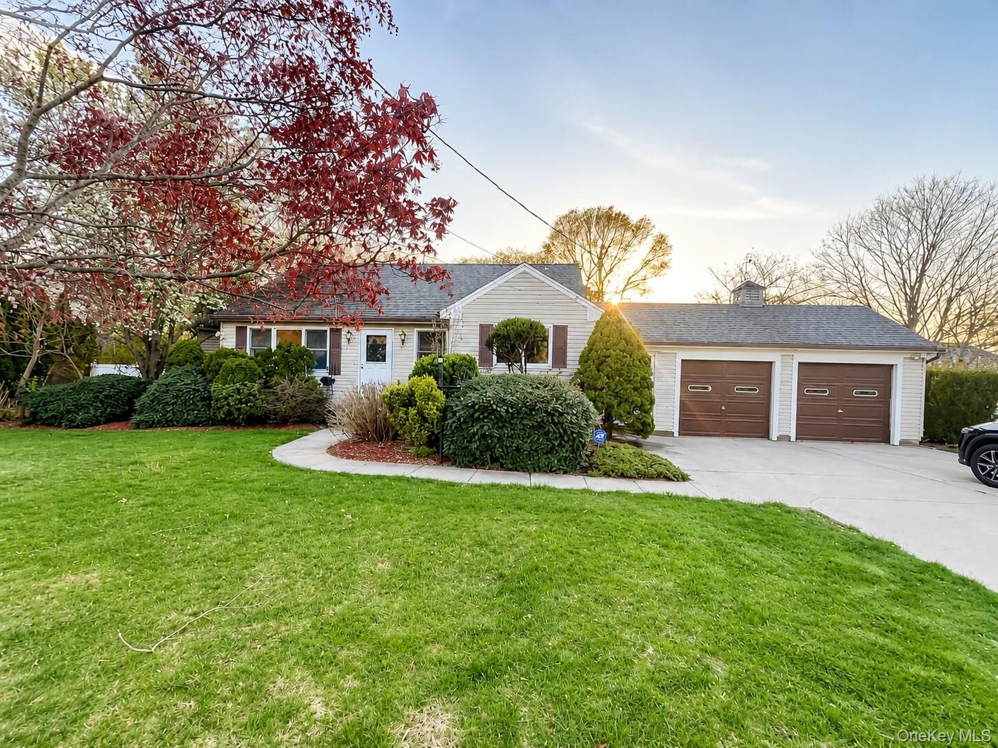 Property Photo:  370 Washington Avenue  NY 11772 