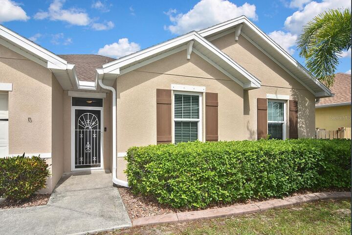 Property Photo:  7132 Mikasa Drive  FL 33950 