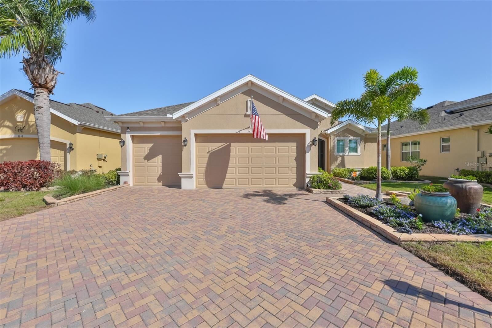 Property Photo: 1618 Emerald Dunes Drive FL 33573