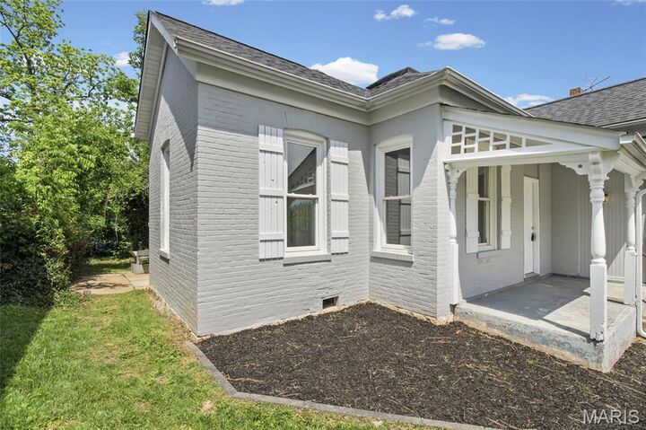 Property Photo:  104 S 4th  MO 63020 