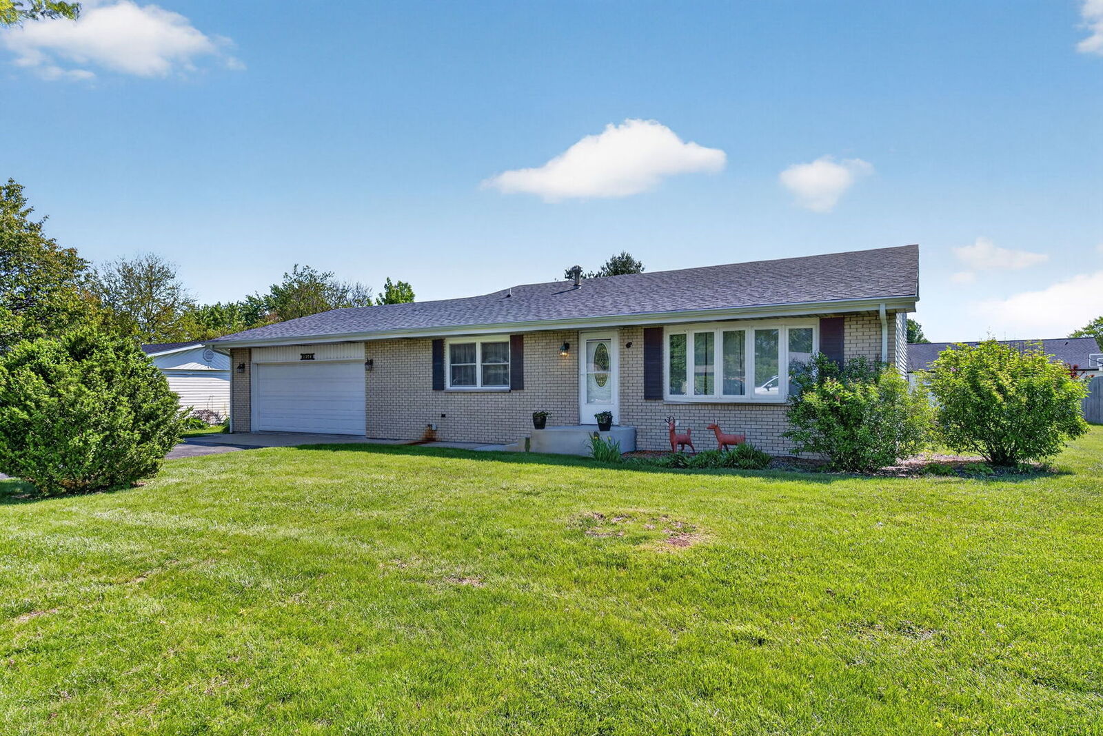 Property Photo: 1354 Rivard Drive IL 60914