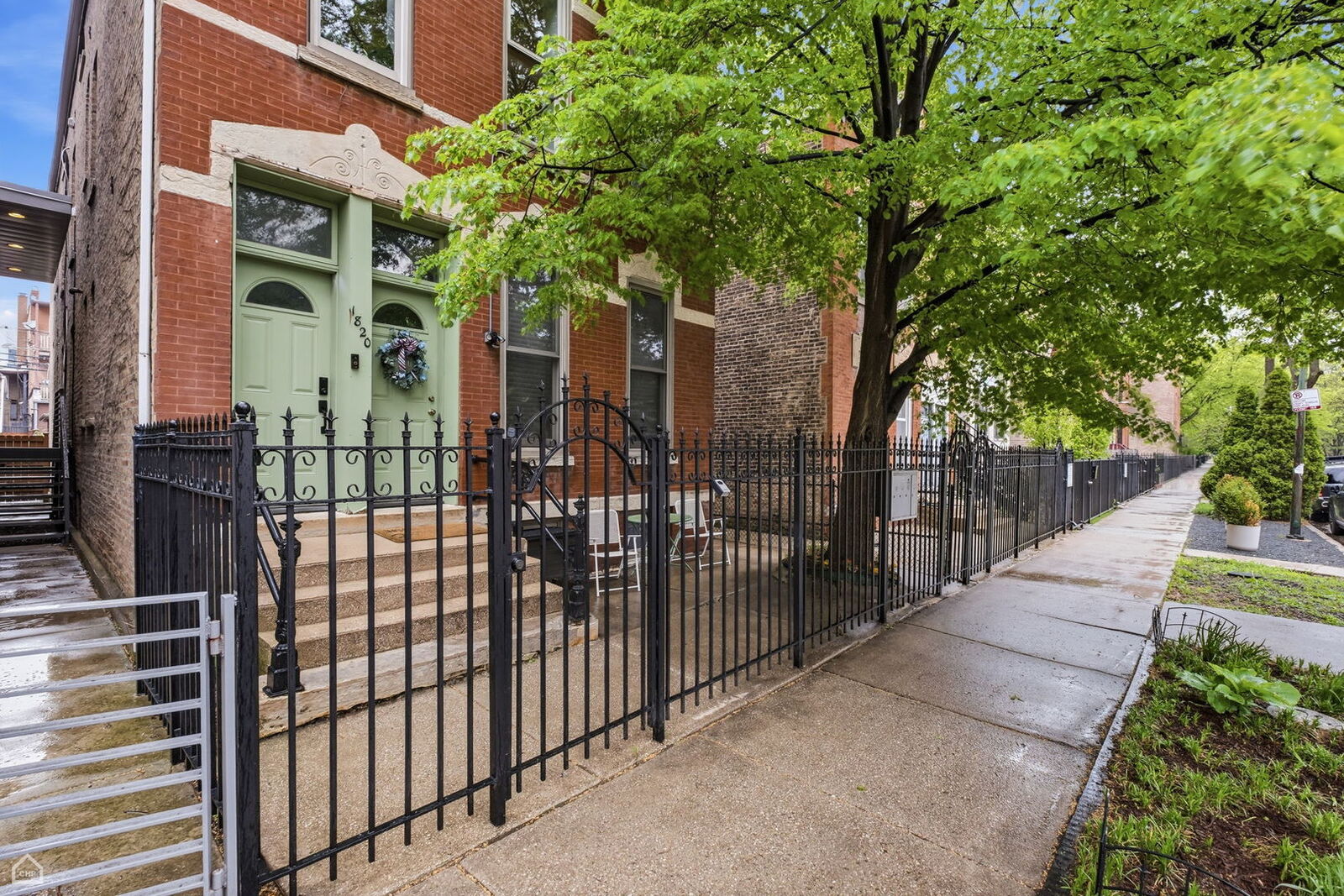 Property Photo:  1820 W Superior Street 2R  IL 60622 