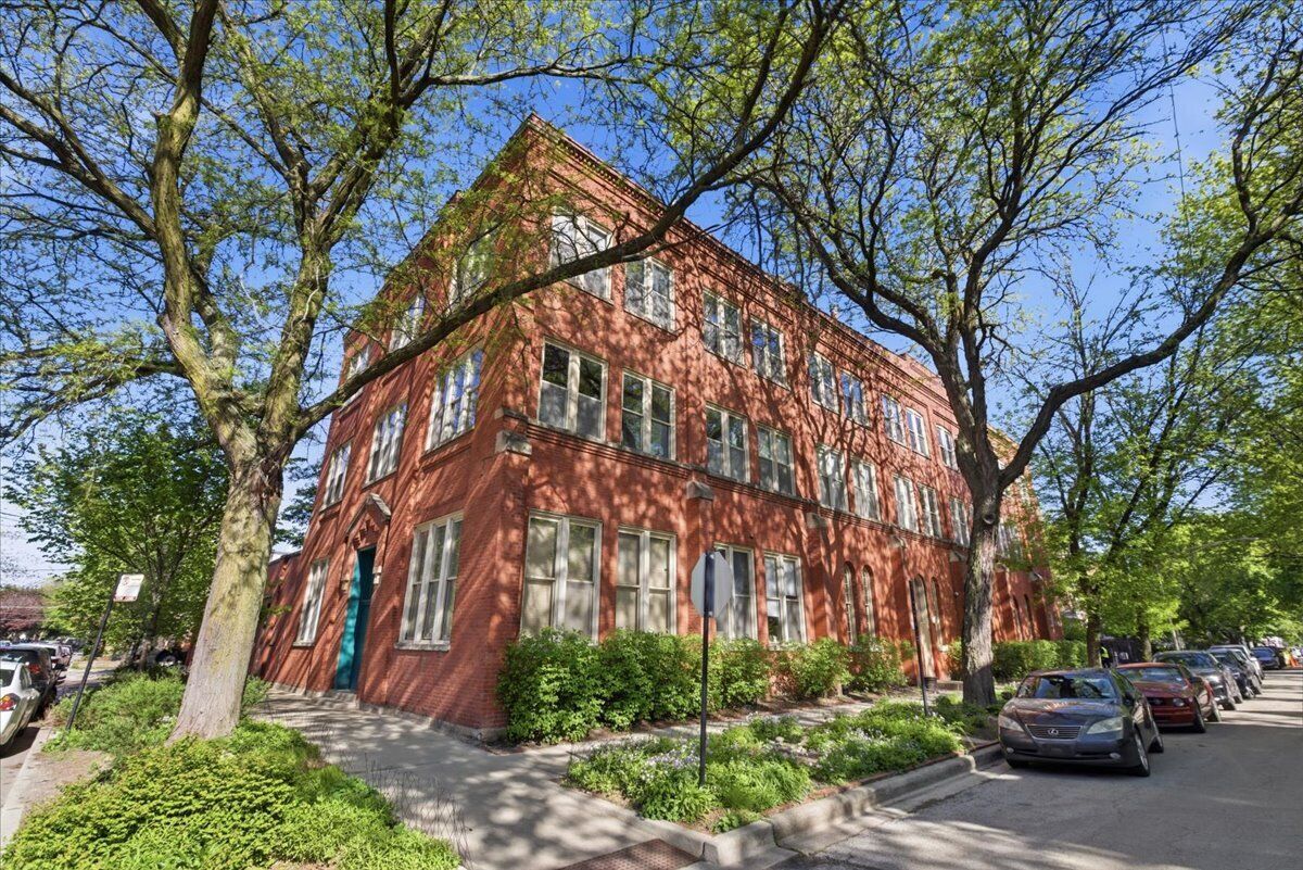 Property Photo:  2510 N Wayne Avenue 304  IL 60614 
