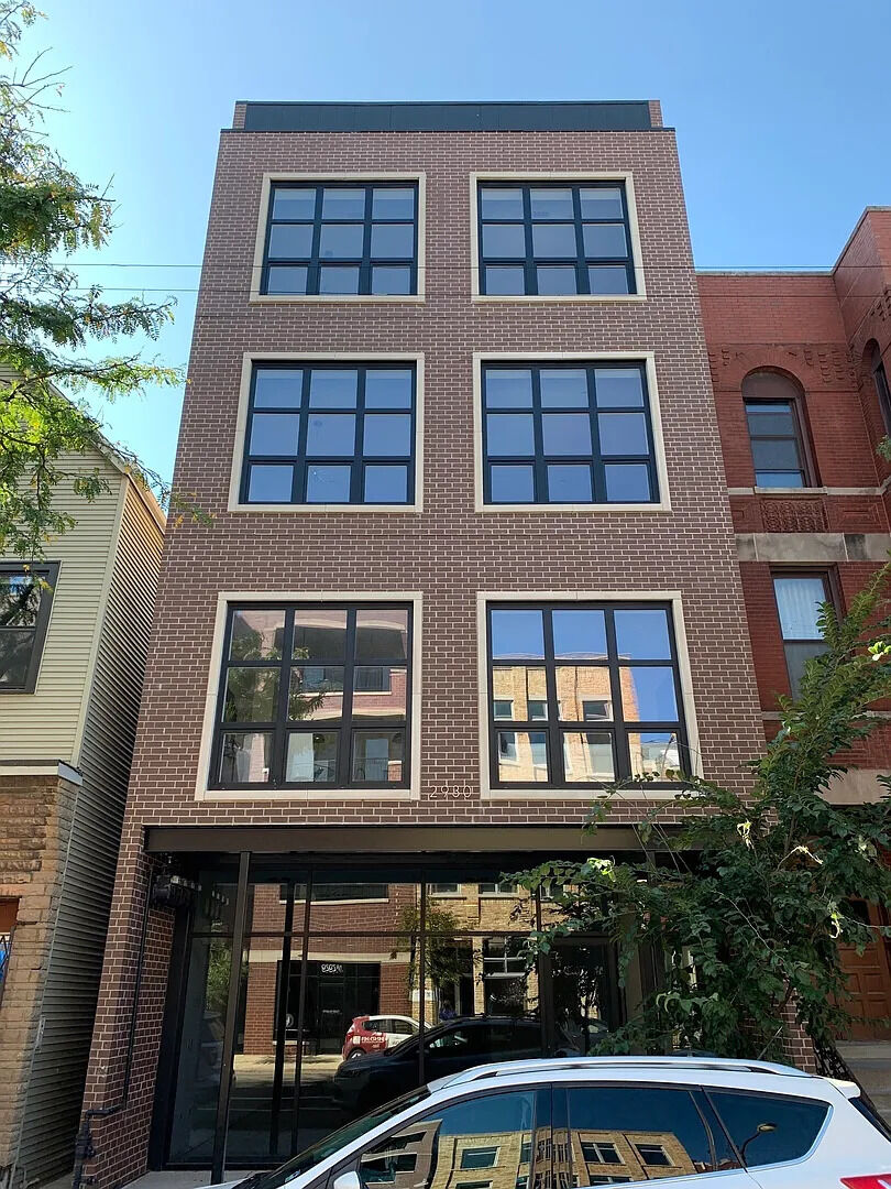 Property Photo:  2930 N Lincoln Avenue 2  IL 60657 