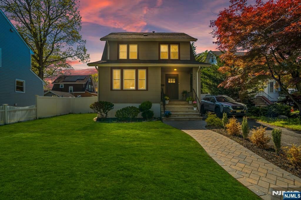 Property Photo:  174 Morris Avenue  NJ 07631 