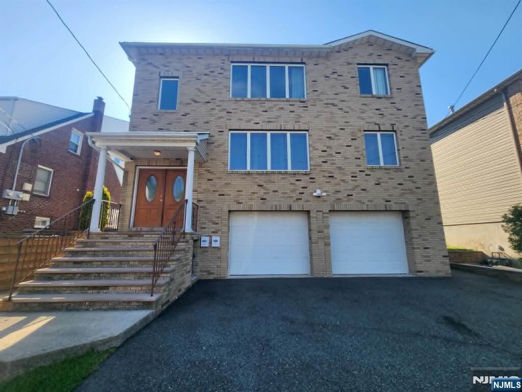 Property Photo:  226 Newark Avenue 2  NJ 07071 