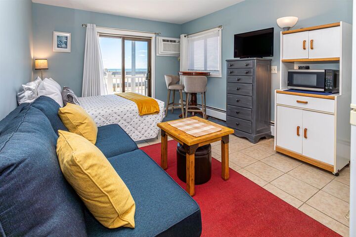 Property Photo:  415 Ocean Boulevard  NH 03842 