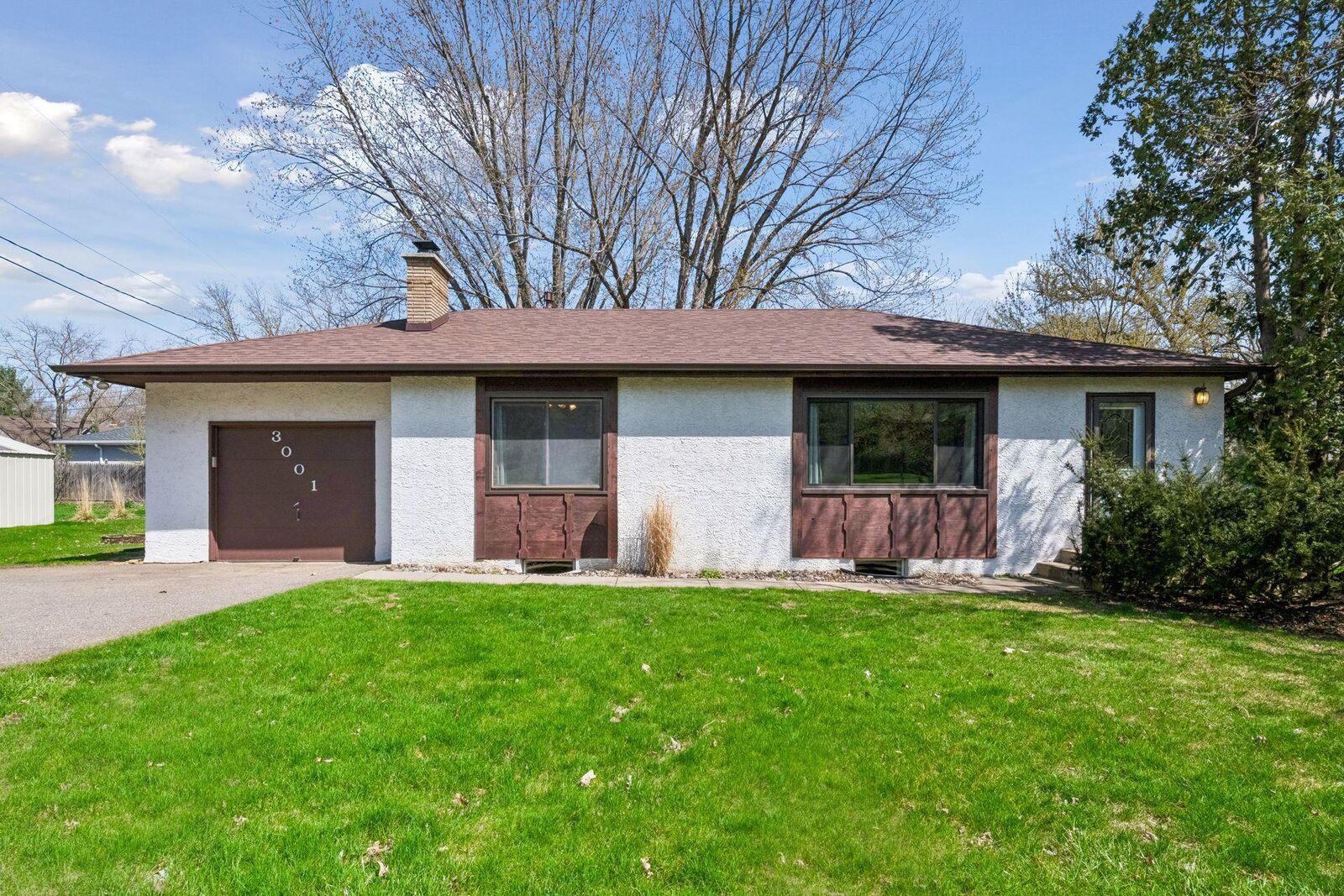 Property Photo:  3001 Groveland School Road  MN 55391 