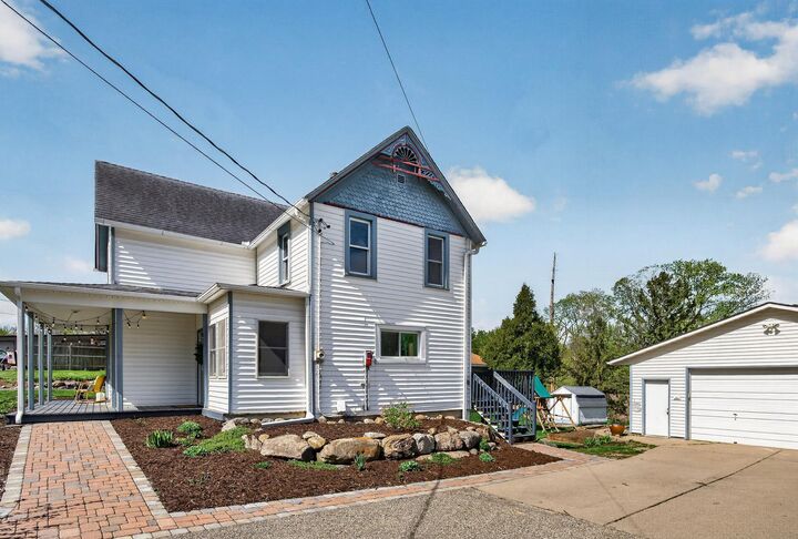 Property Photo:  512 Broadway Street S  MN 55352 