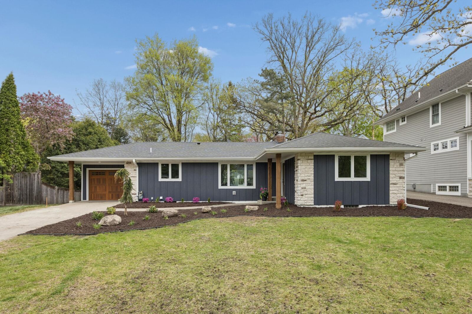 Property Photo: 125 Oakwood Road MN 55343