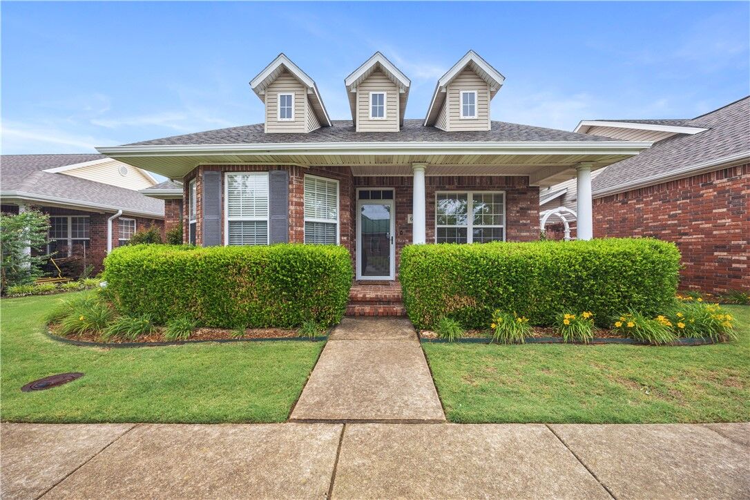 Property Photo: 6872 Young Farm Avenue AR 72762