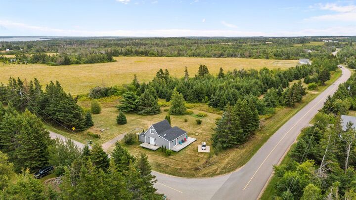 10 Creek Road — photo 1