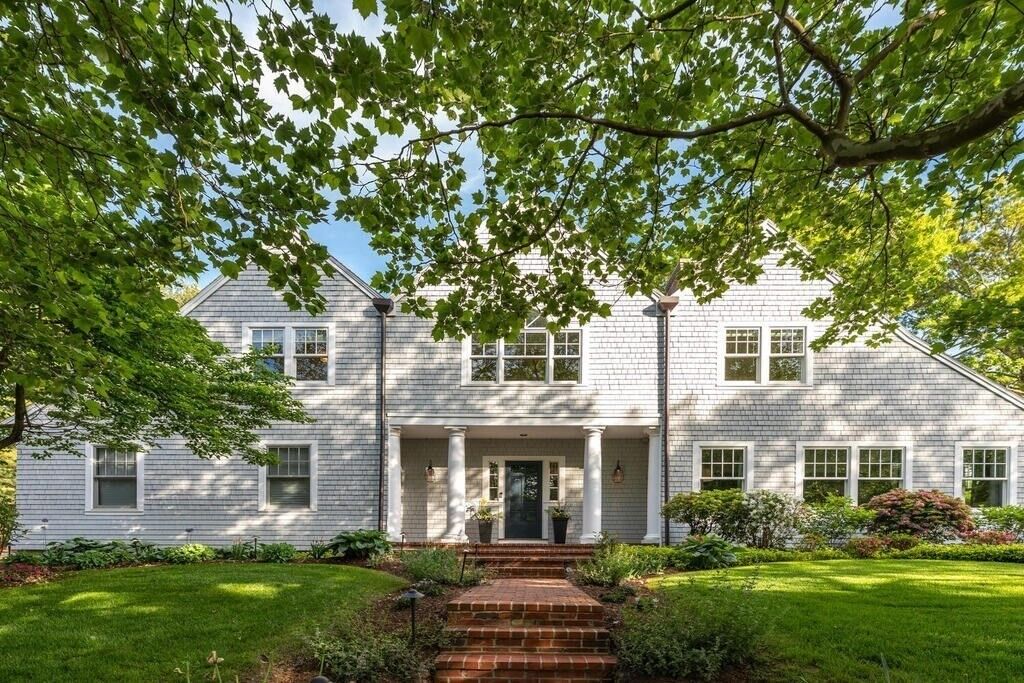 Property Photo:  6 Hampton Rd  MA 02421 